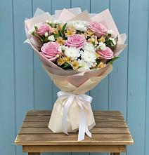 Букет цветов из:  Гвоздики, Орхидеи и Розы в Широчанке