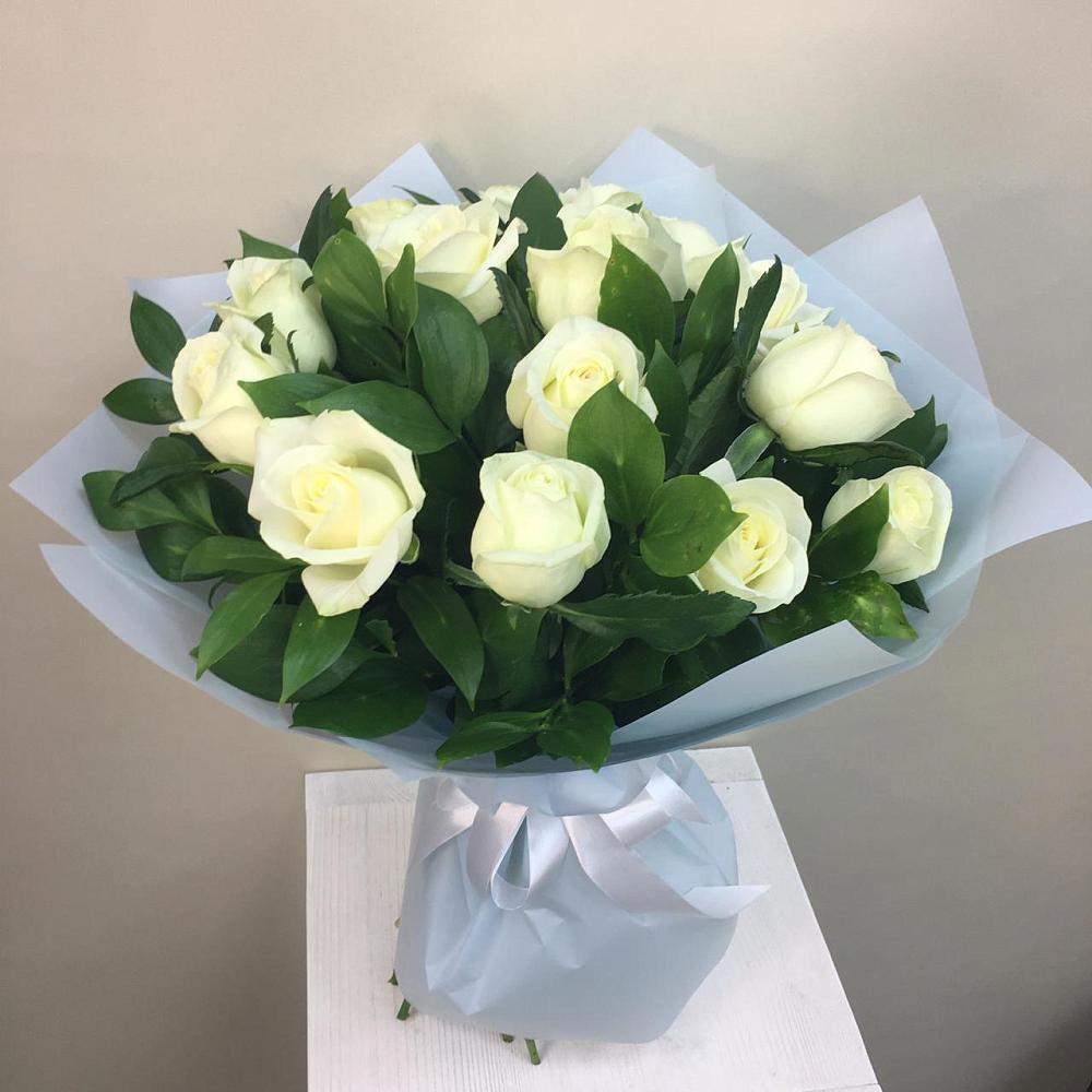 Букет 15 Белых роз Проуд в Широчанке