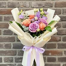 Букет цветов из:  Лизиантусы и Розы в Широчанке