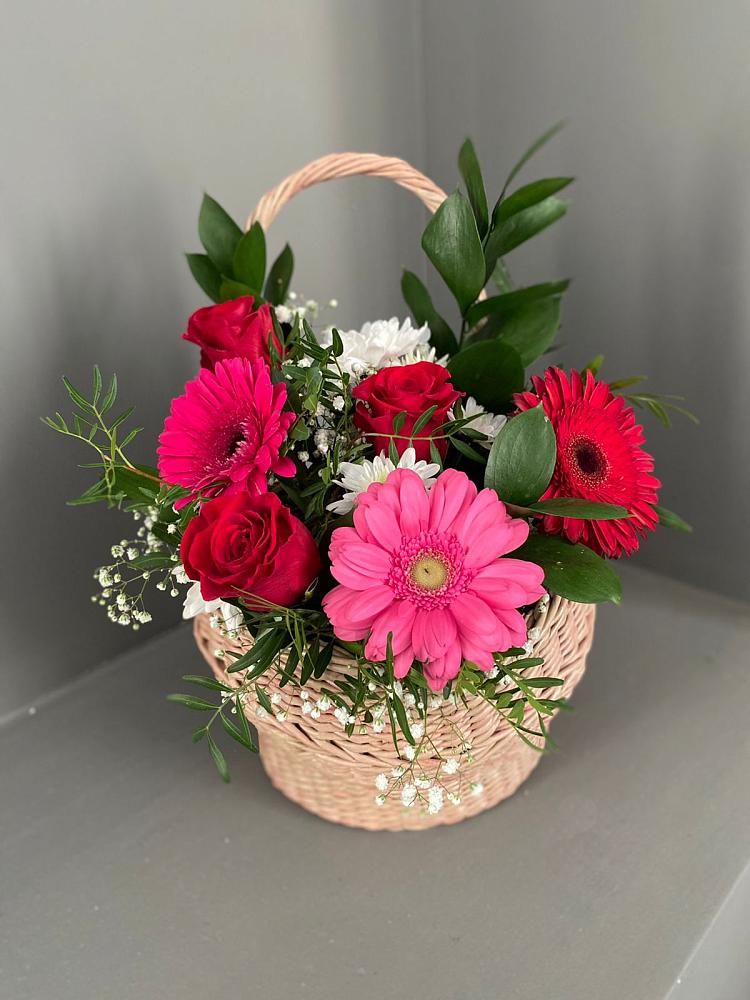 Цветочная композиция из Розы, Хризантемы и Герберы в корзине в Широчанке